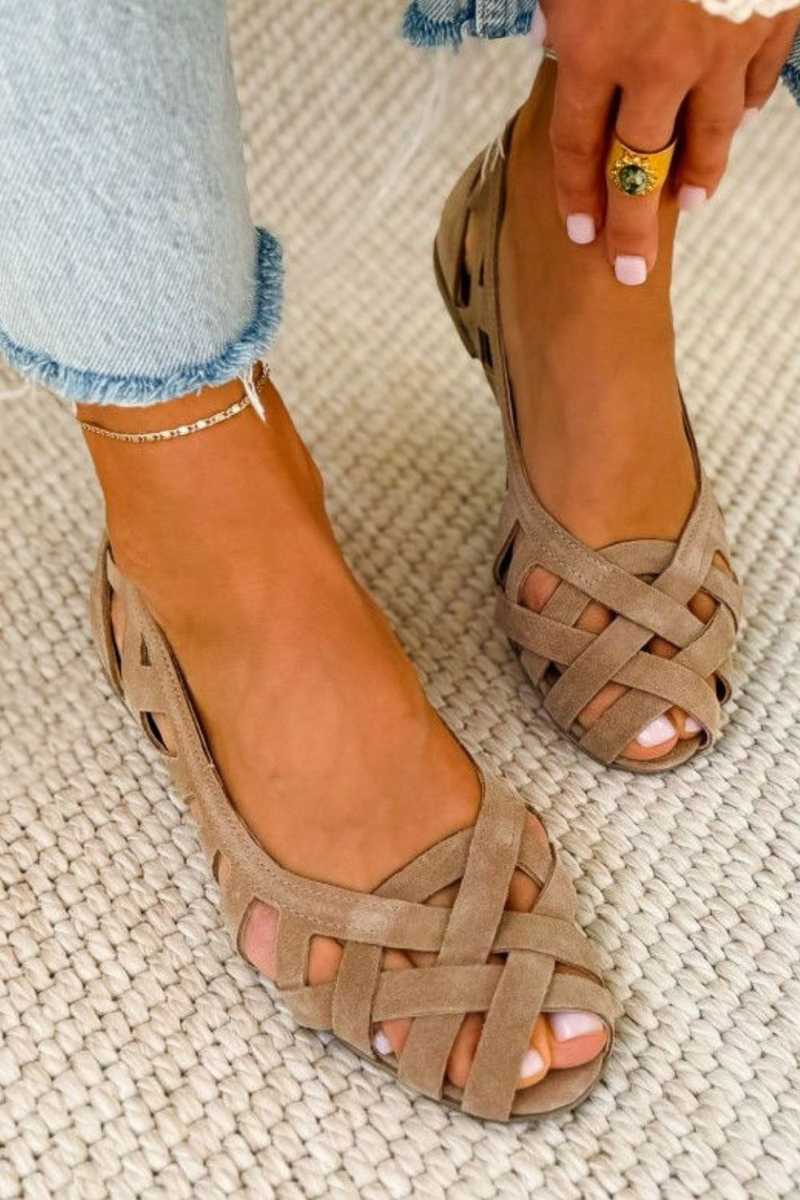 Open-toe and criss-cross fabric flat sandals