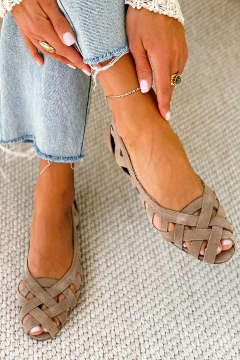 Open-toe and criss-cross fabric flat sandals