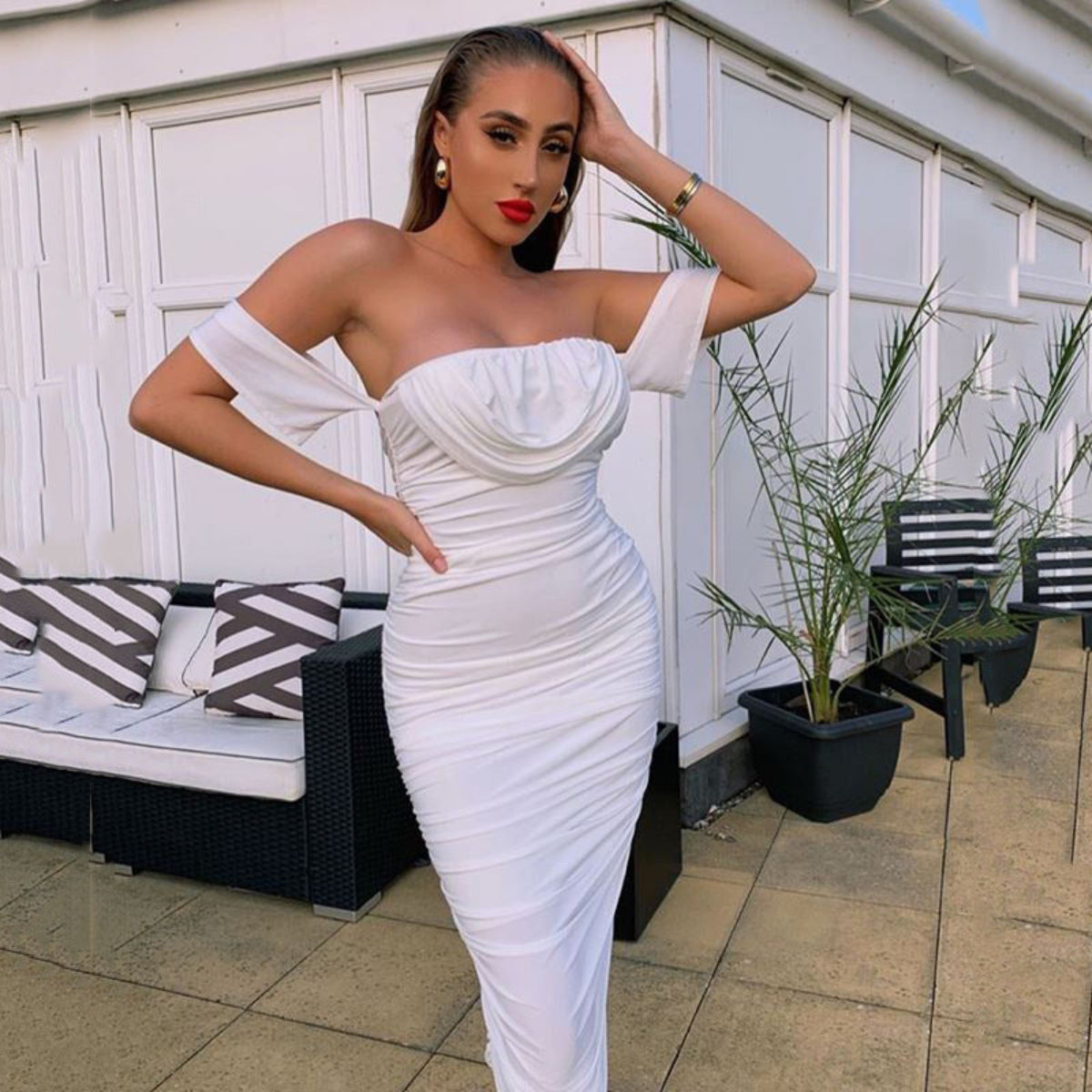 KLITI™ - Elegant Off-Shoulder Ruched Bodycon Midi Party Dress