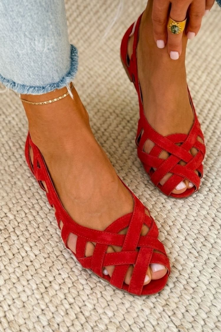 Open-toe and criss-cross fabric flat sandals