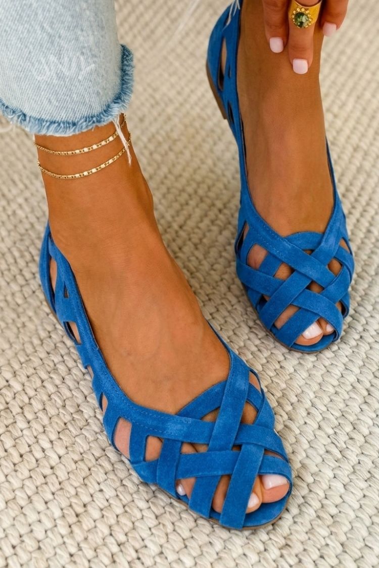 Open-toe and criss-cross fabric flat sandals