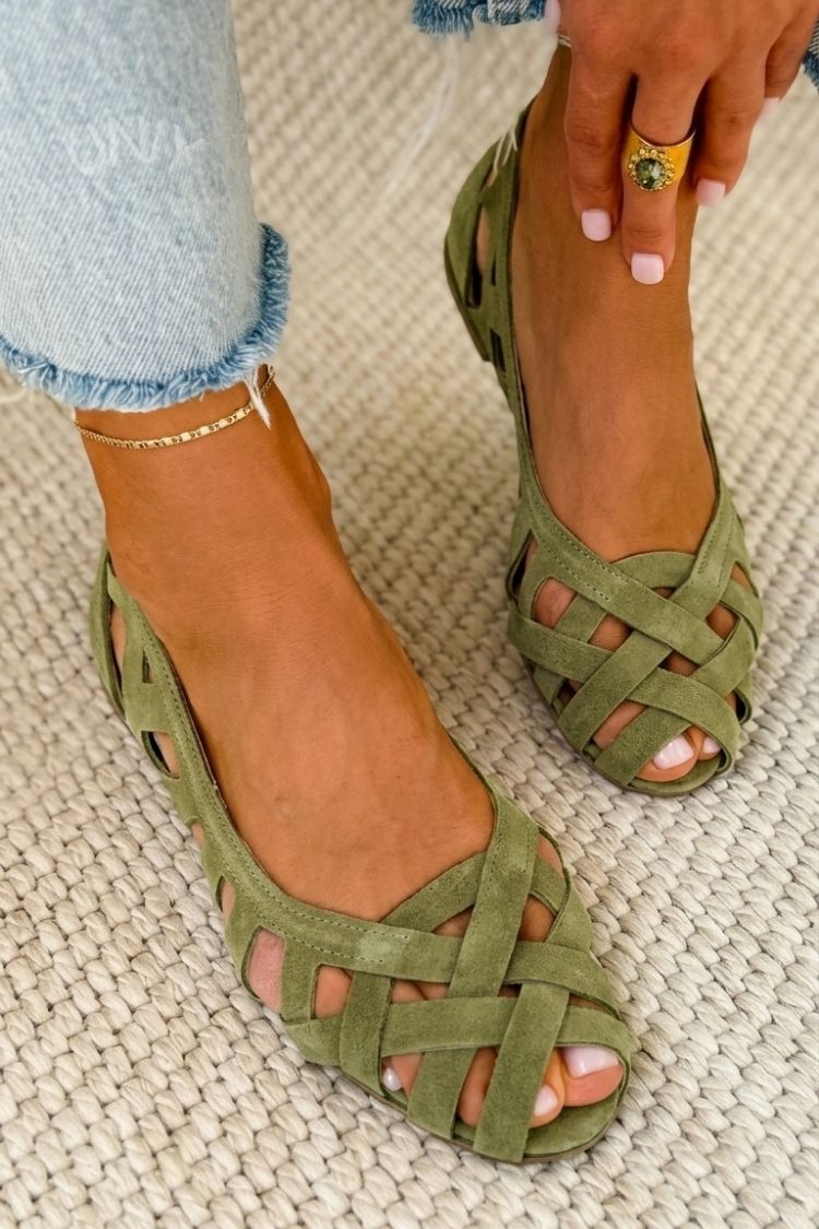 Open-toe and criss-cross fabric flat sandals