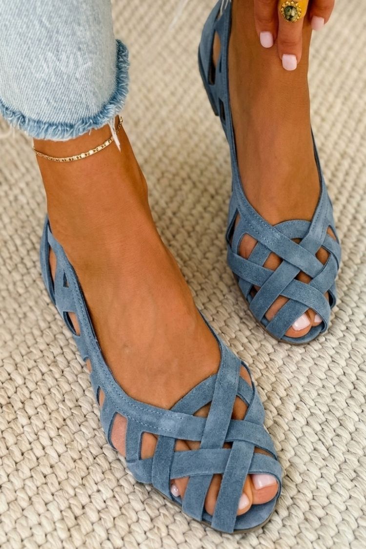 Open-toe and criss-cross fabric flat sandals